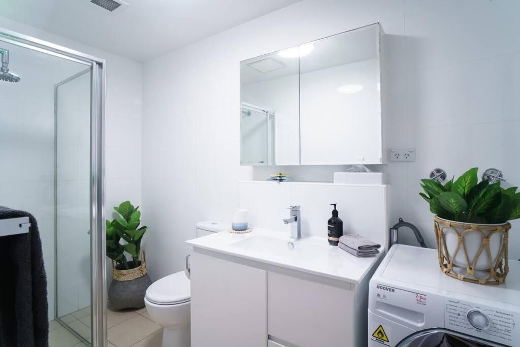 Sunny Large Bondi -lift-parking-balcony-ac Apartment *