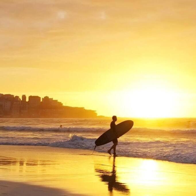 Sunny Large Bondi -lift-parking-balcony-ac