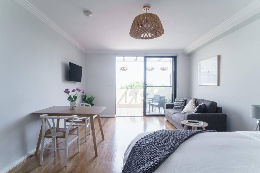 Apartment Sunny Large Bondi -lift-parking-balcony-ac Sydney