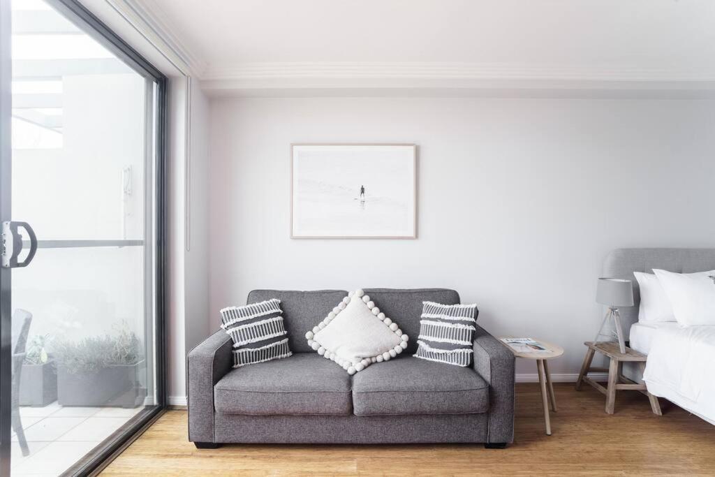 Sunny Large Bondi -lift-parking-balcony-ac Sydney