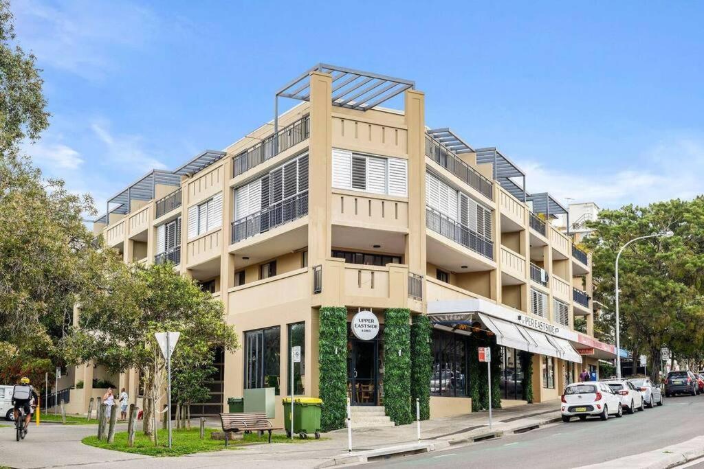 Sunny Large Bondi -lift-parking-balcony-ac *
